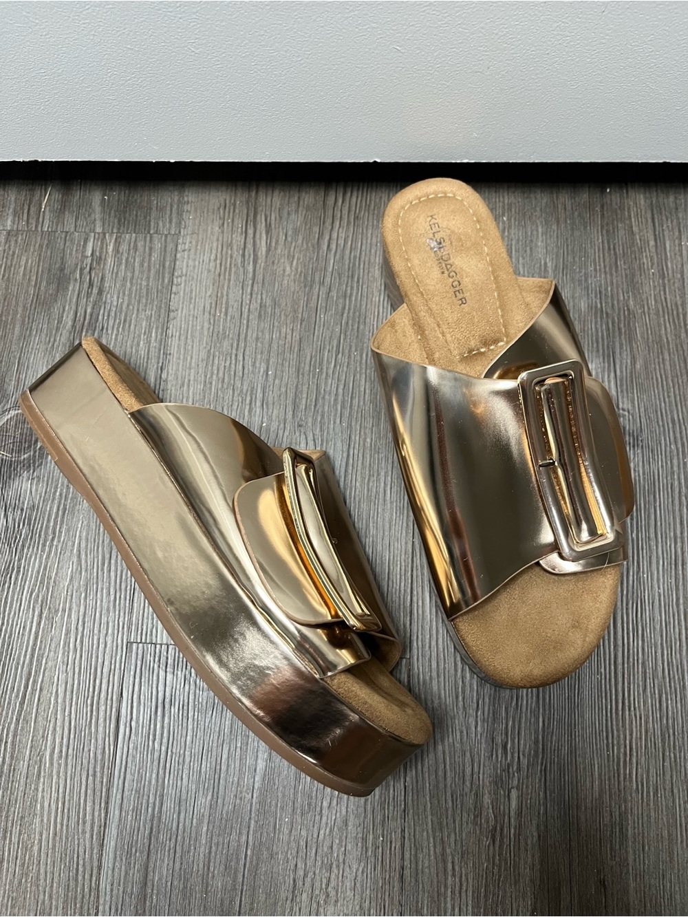 Kelsi Dagger Brooklyn Dover Gold Platform Buckle Sandal Size 10